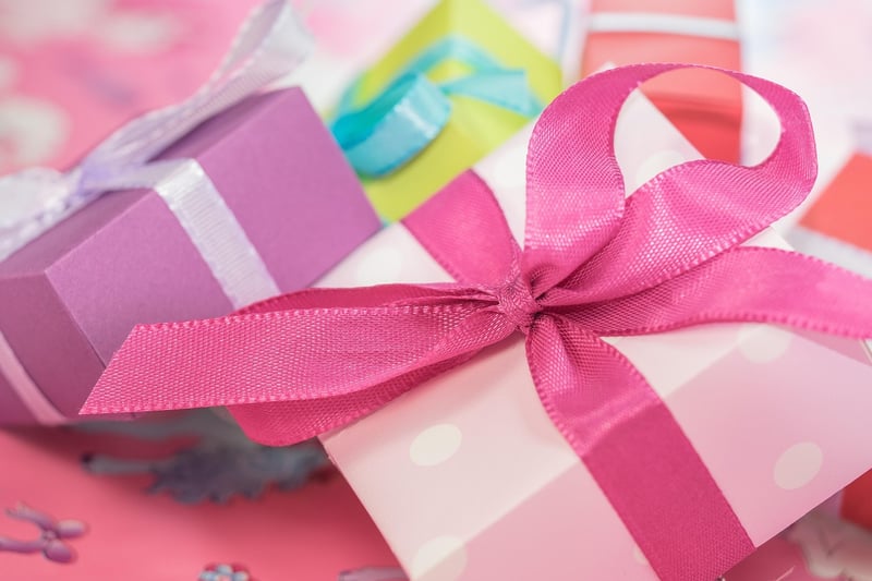 Unique gift wrapping hacks